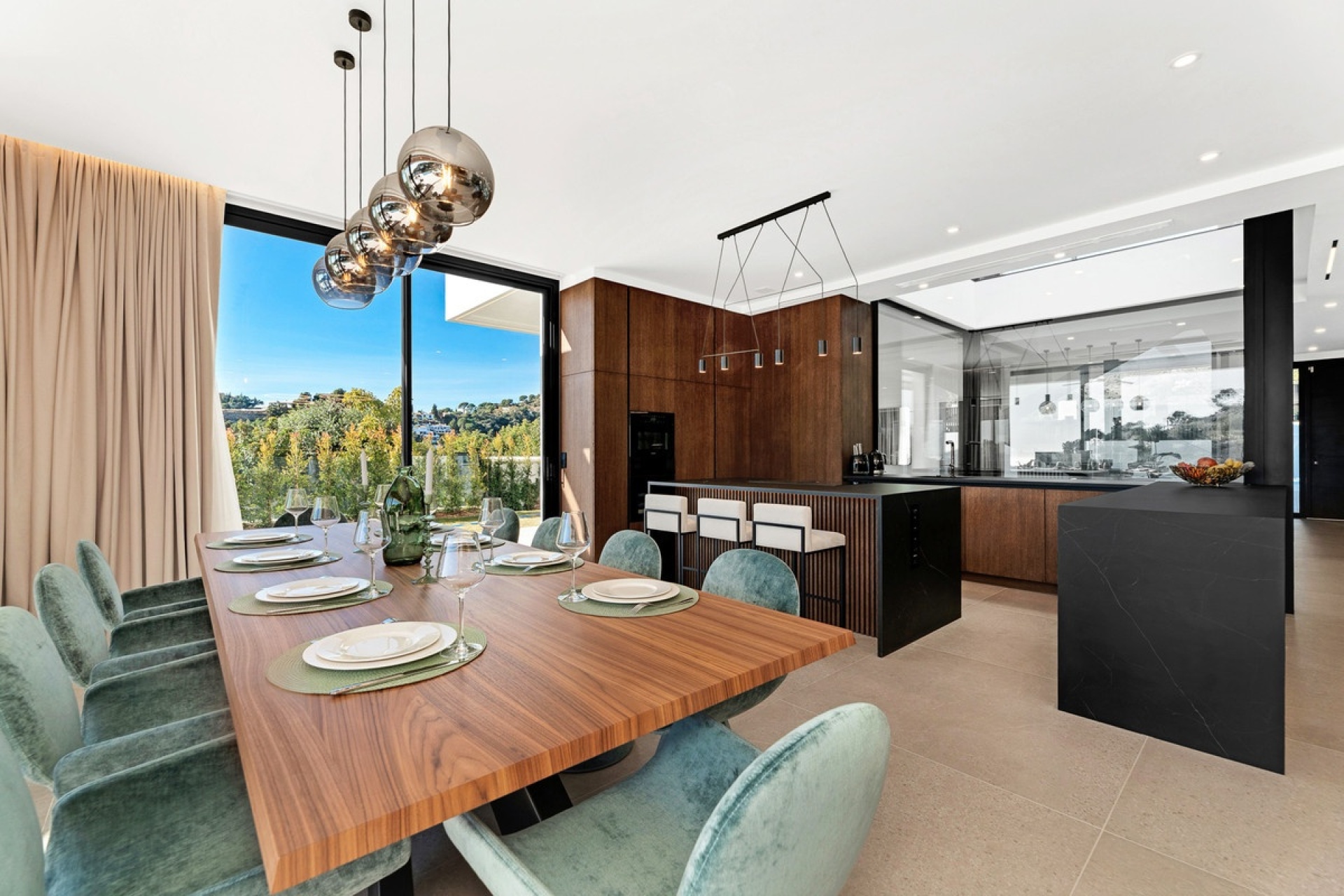 Resale - Villa - Benahavís - El Madroñal