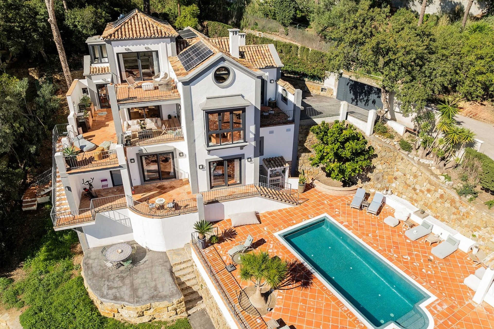 Resale - Villa - Benahavís - El Madroñal