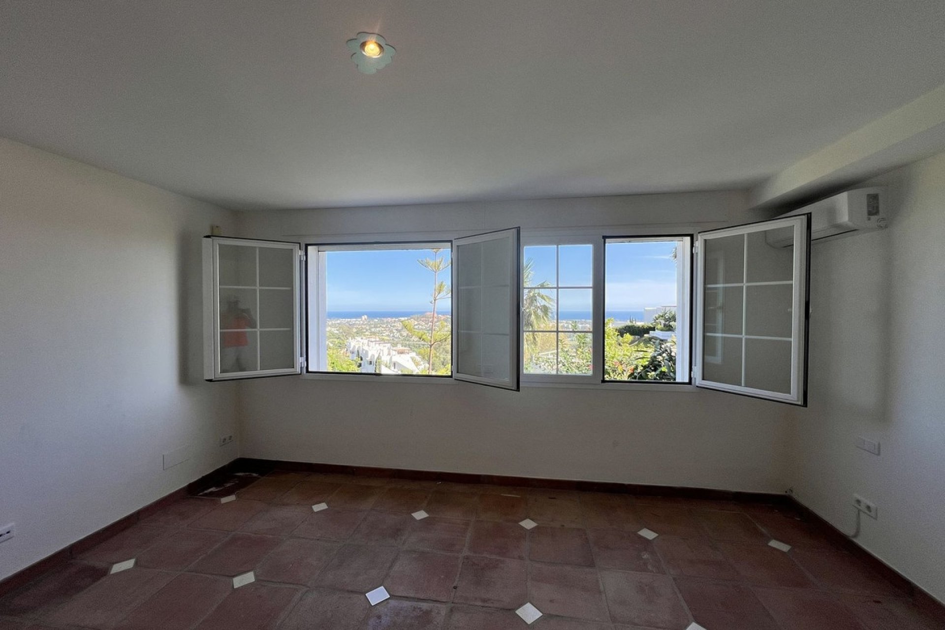 Resale - Villa - Benahavís - La Quinta