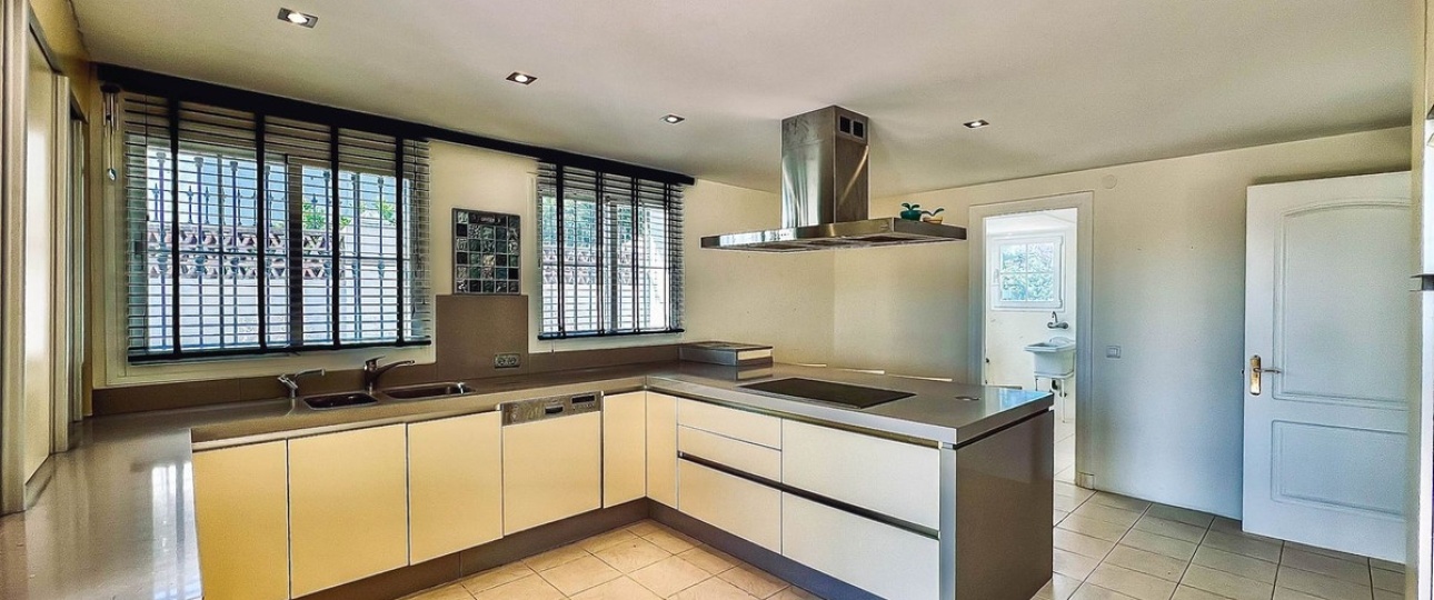 Resale - Villa - Benahavís - La Quinta