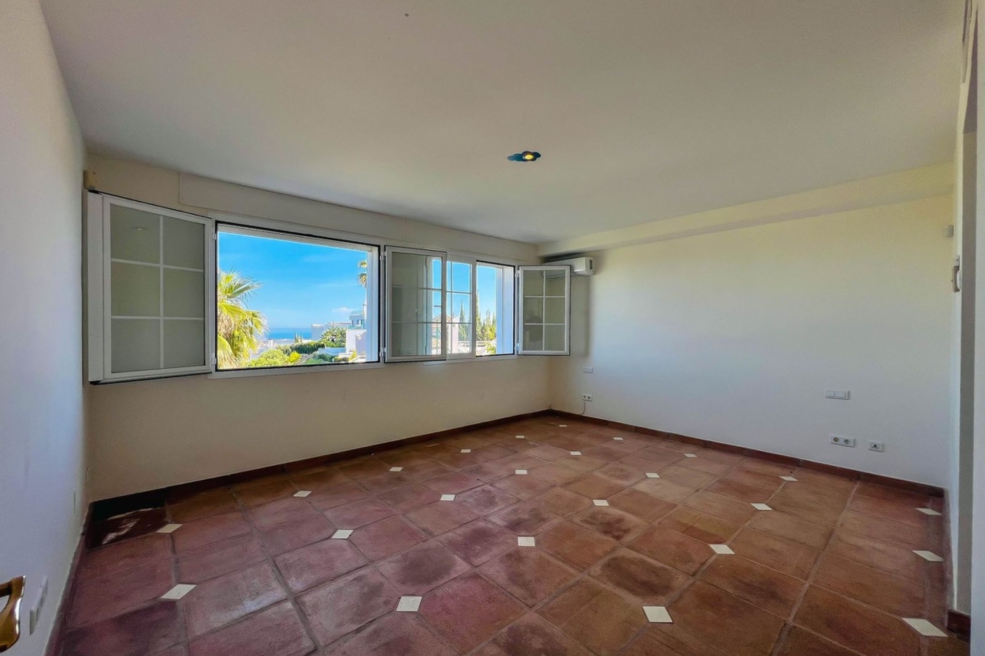 Resale - Villa - Benahavís - La Quinta