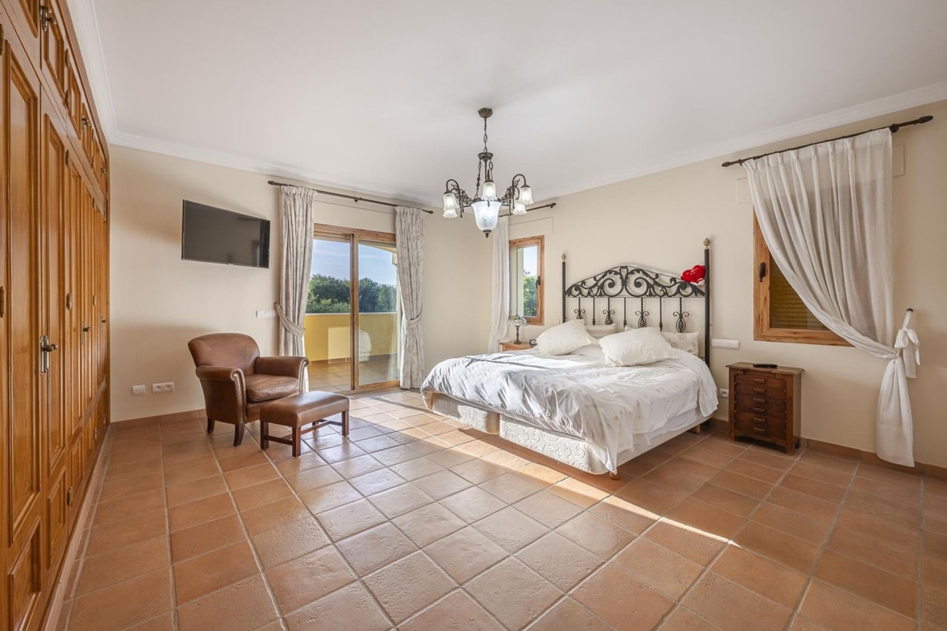 Resale - Villa - Benahavís - La Quinta