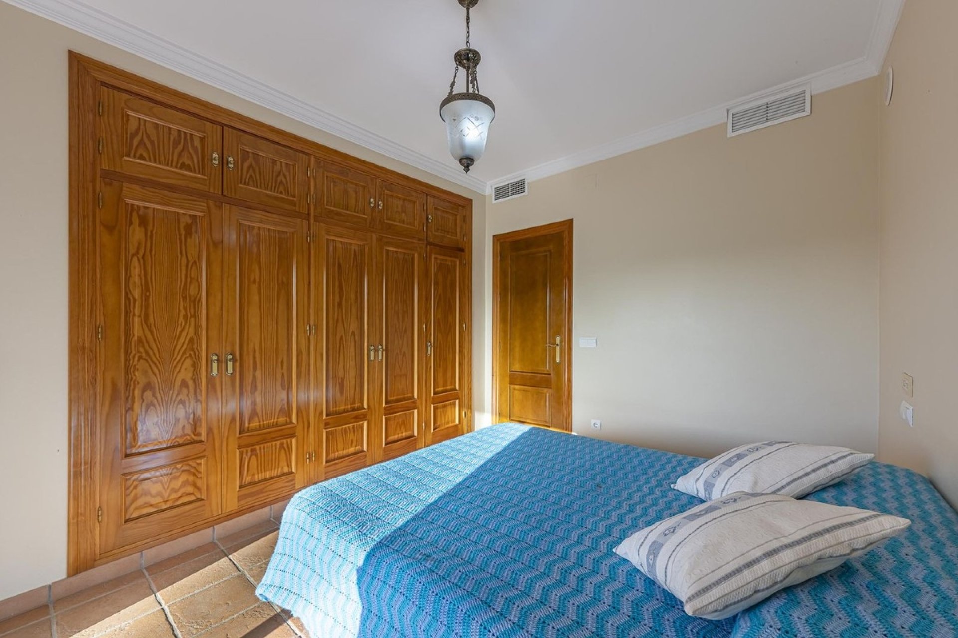 Resale - Villa - Benahavís - La Quinta