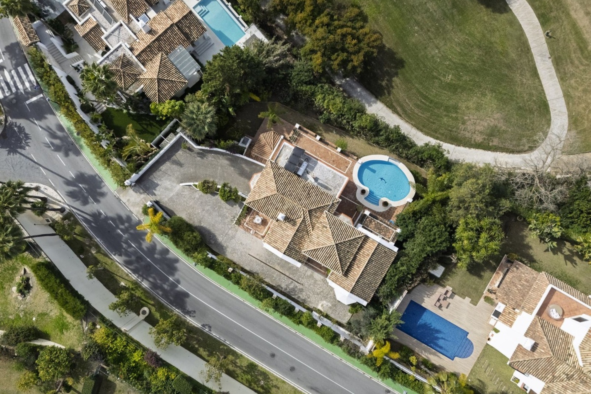 Resale - Villa - Benahavís - La Quinta