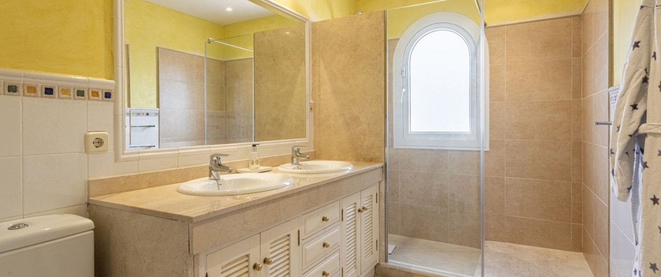Resale - Villa - Benahavís - La Quinta