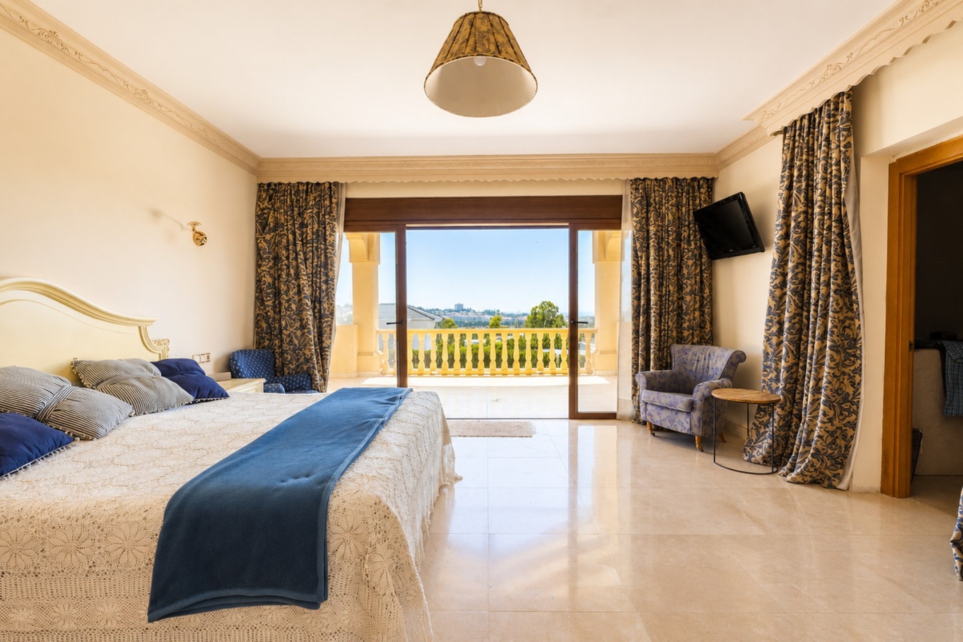 Resale - Villa - Benahavís - La Quinta