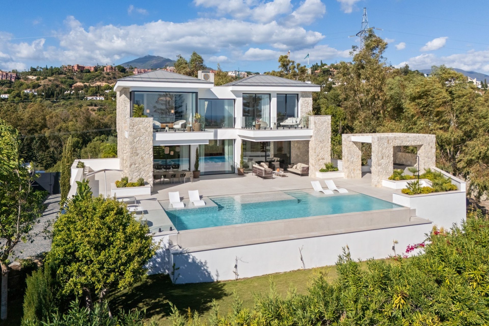 Resale - Villa - Benahavís - La Quinta