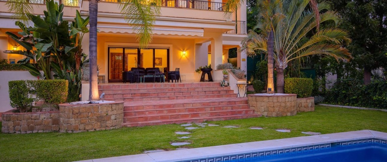 Resale - Villa - Benahavís - Los Arqueros
