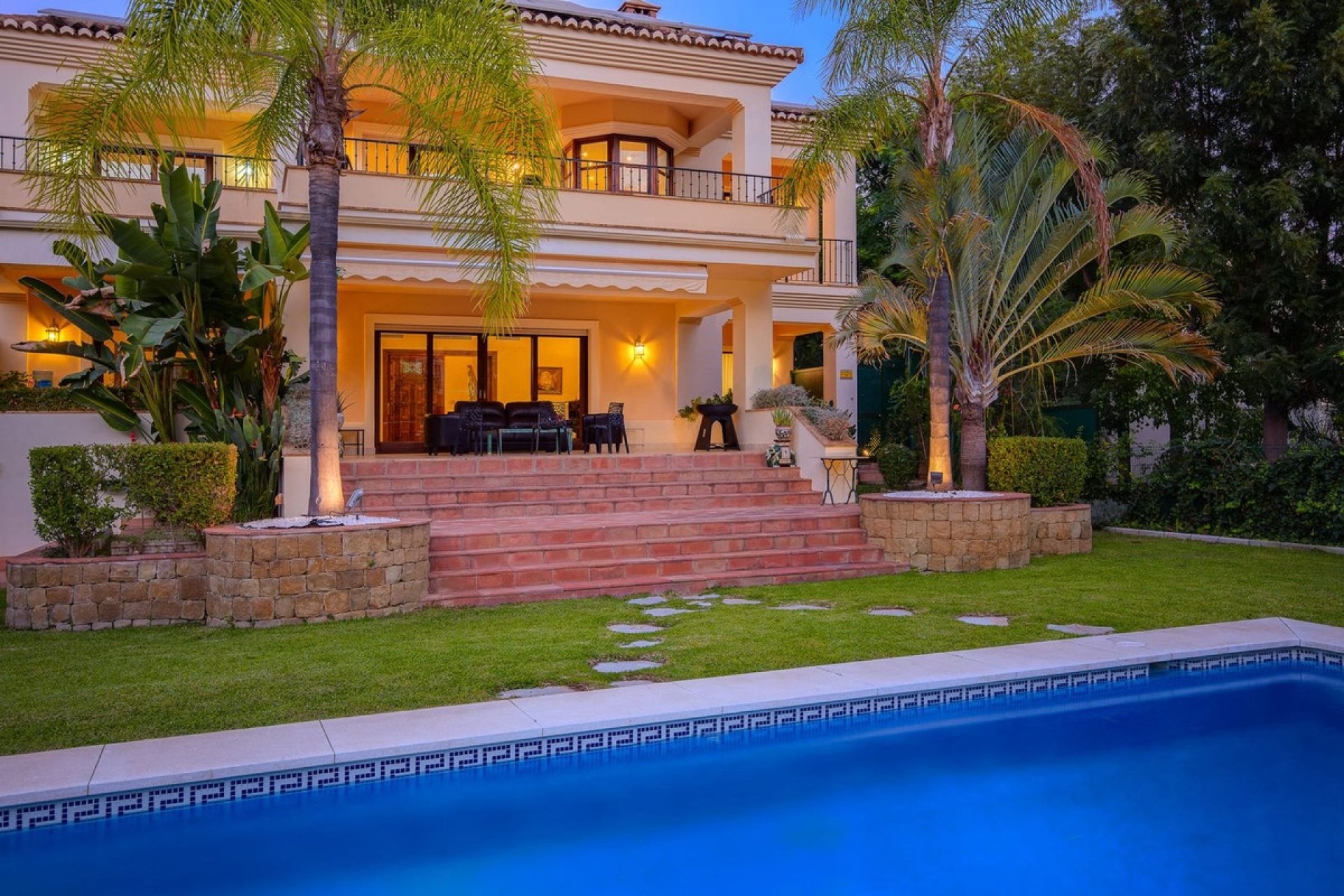 Resale - Villa - Benahavís - Los Arqueros