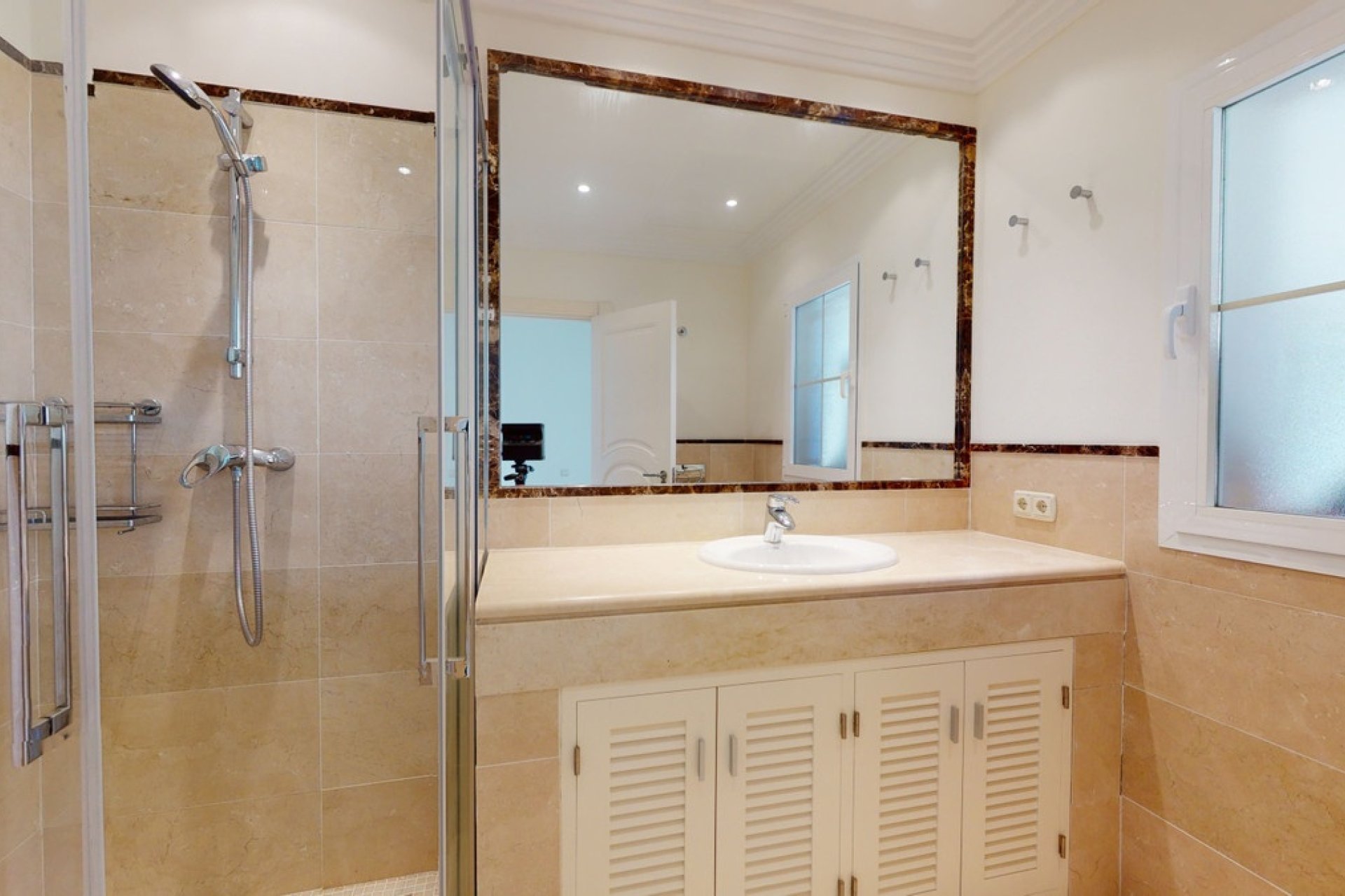 Resale - Villa - Benahavís - Los Arqueros