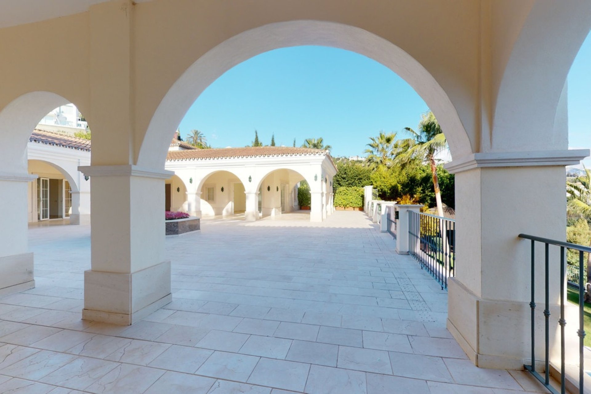 Resale - Villa - Benahavís - Los Arqueros
