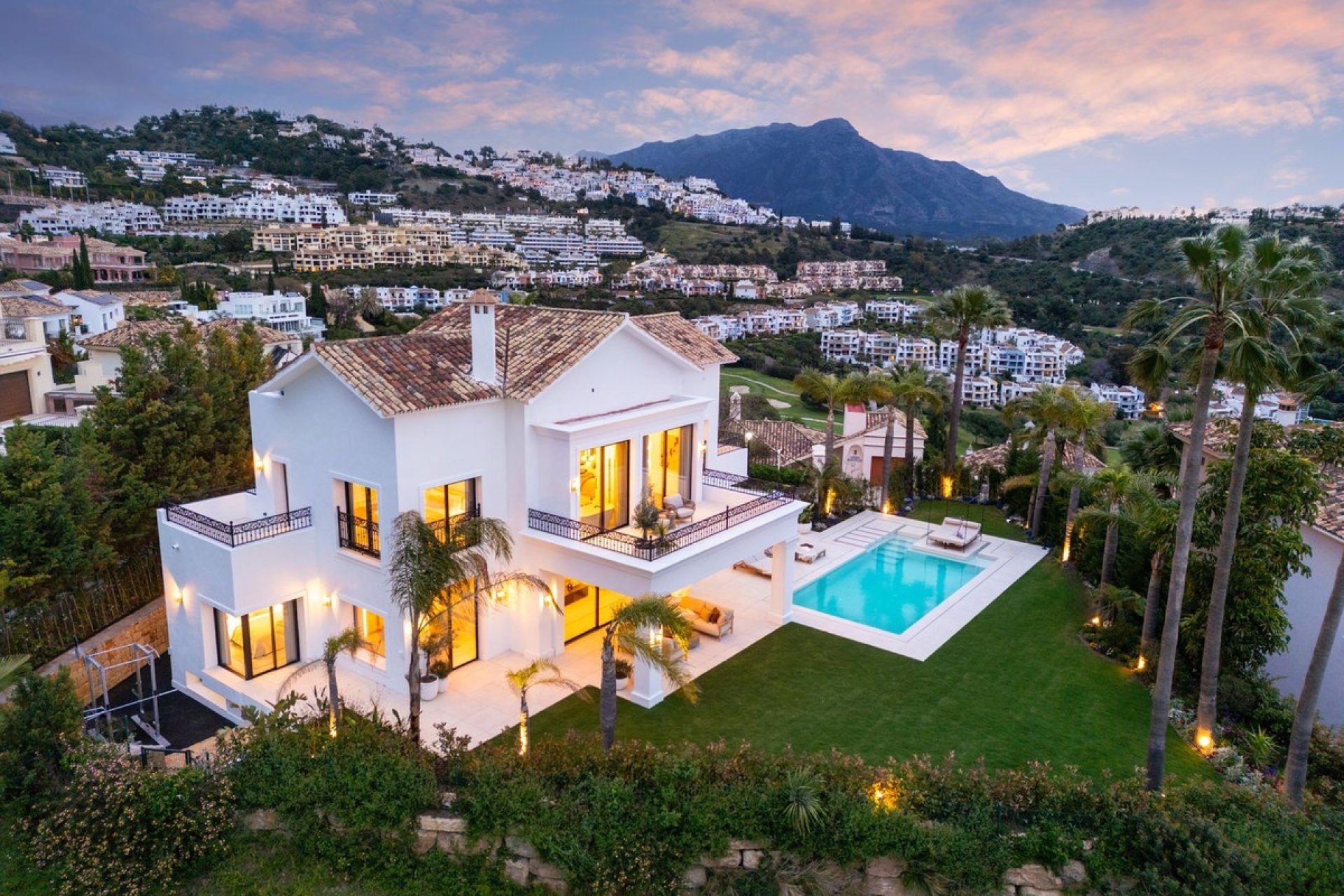 Resale - Villa - Benahavís - Los Arqueros