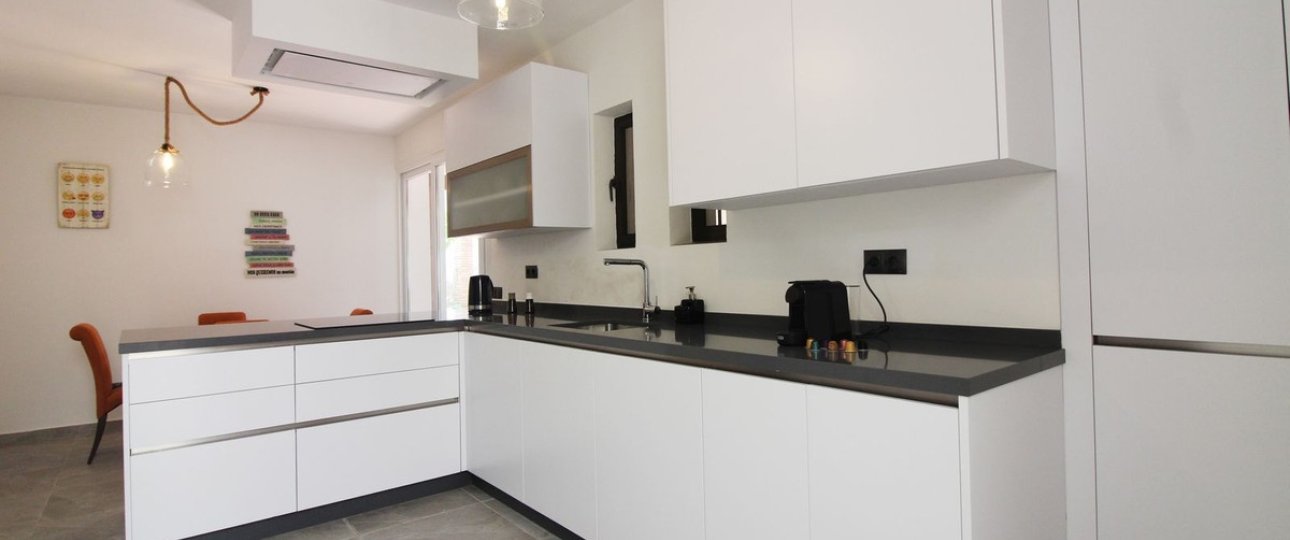Resale - Villa - Benalmadena - Benalmadena Centro