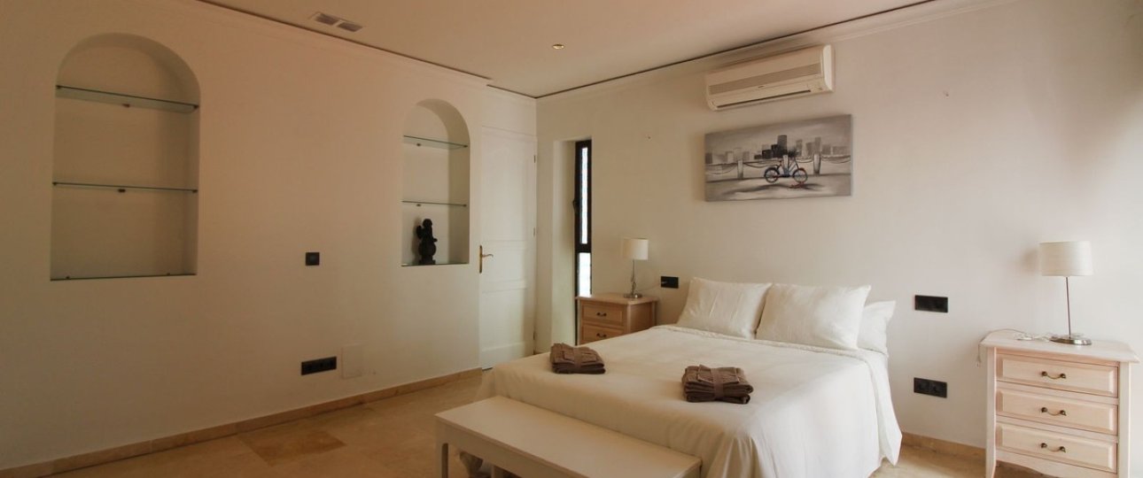 Resale - Villa - Benalmadena - Benalmadena Centro