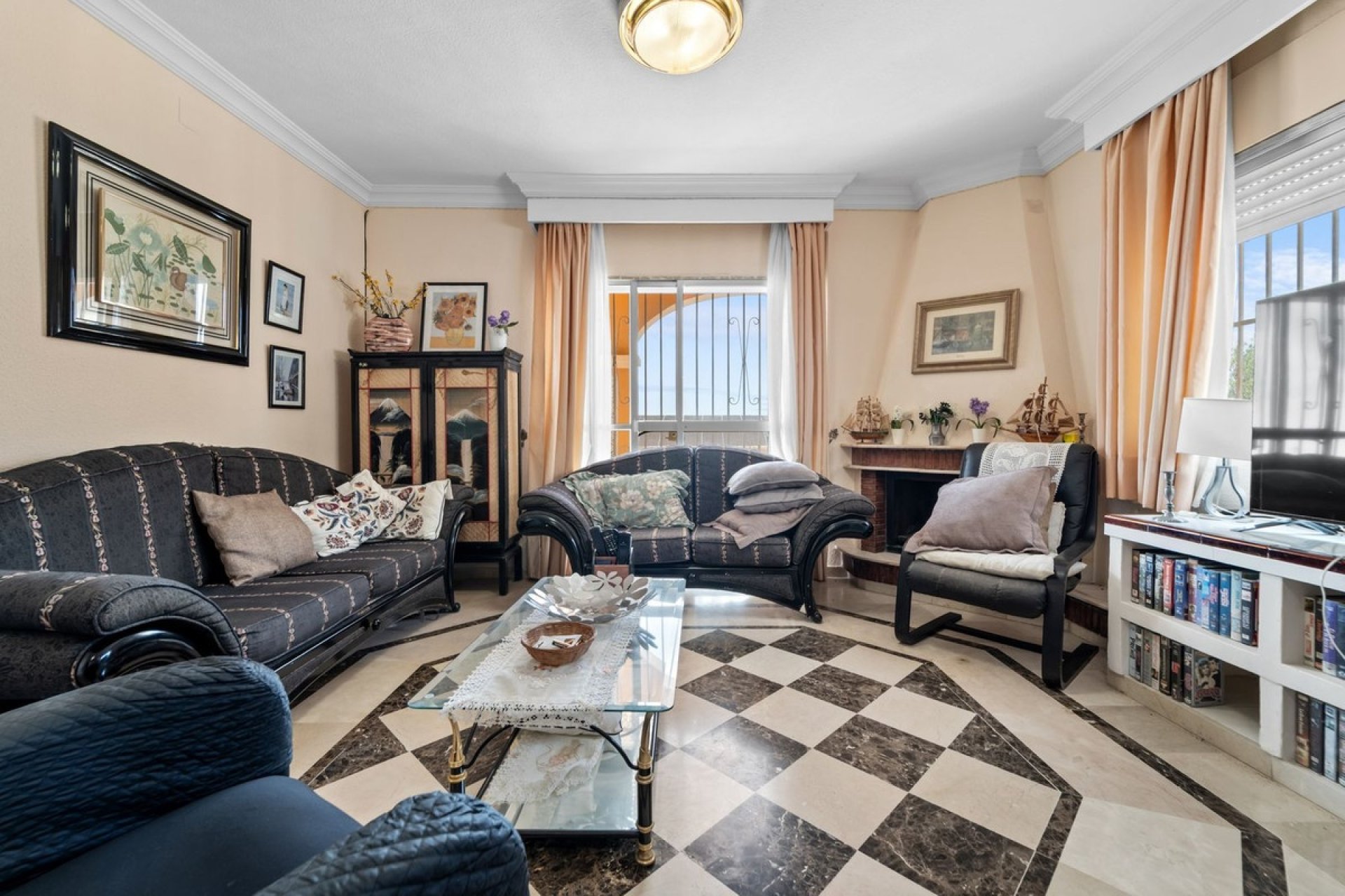 Resale - Villa - Benalmadena - Benalmadena Centro