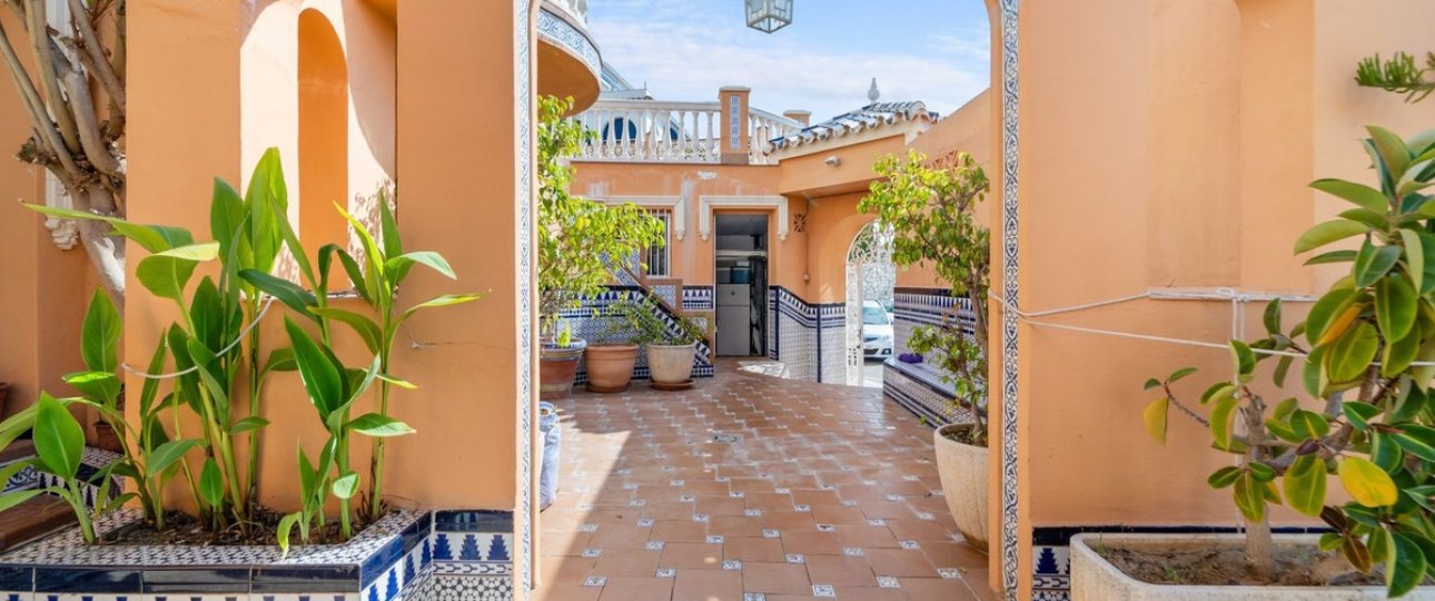 Resale - Villa - Benalmadena - Benalmadena Centro