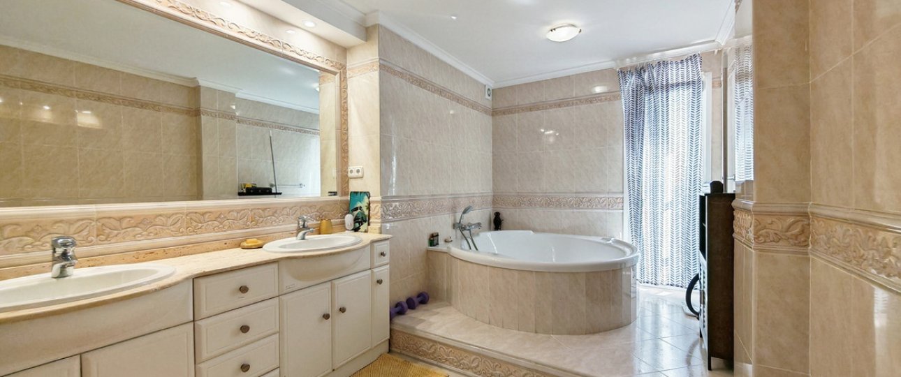 Resale - Villa - Benalmadena - Benalmadena Centro