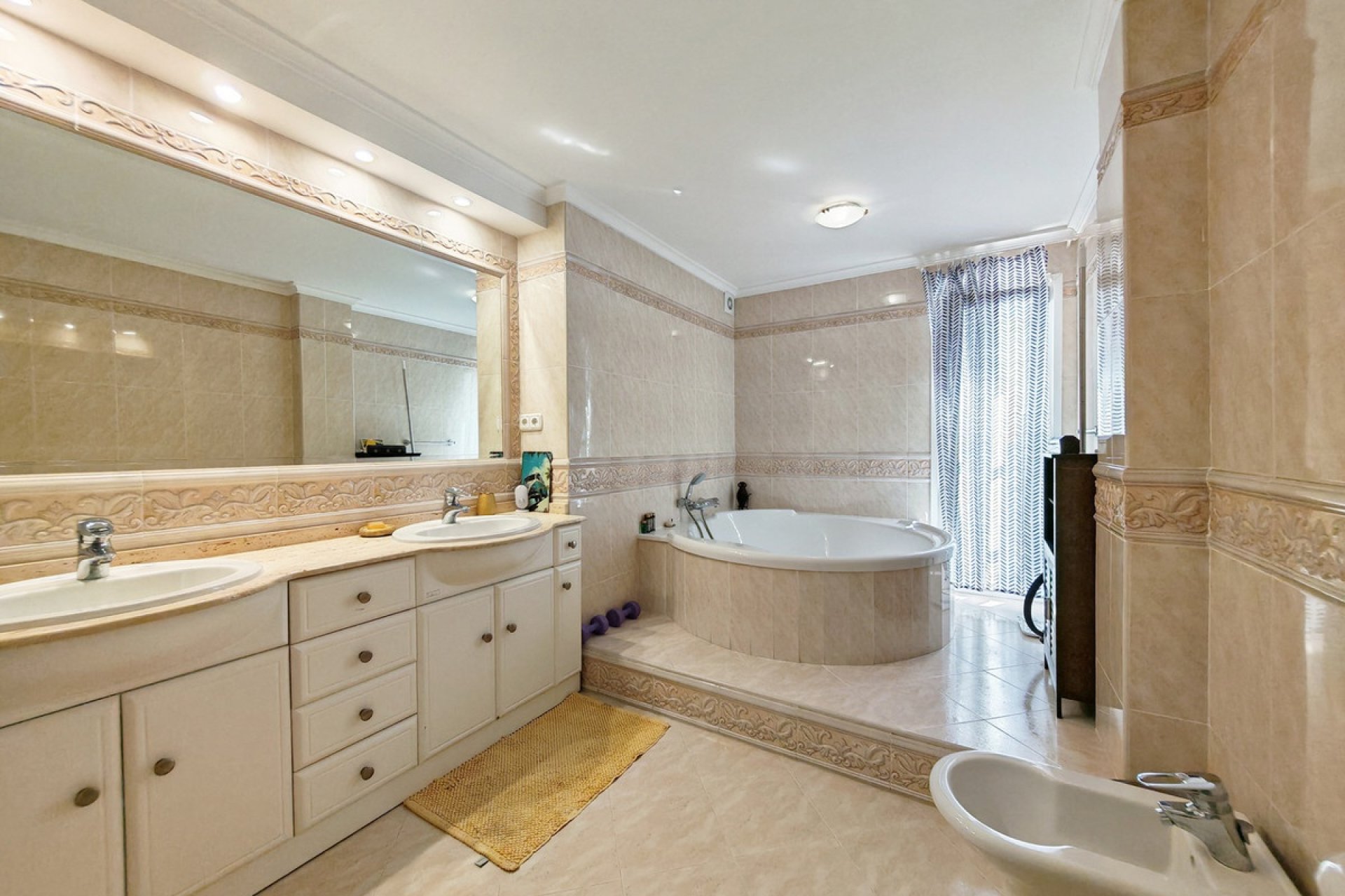 Resale - Villa - Benalmadena - Benalmadena Centro