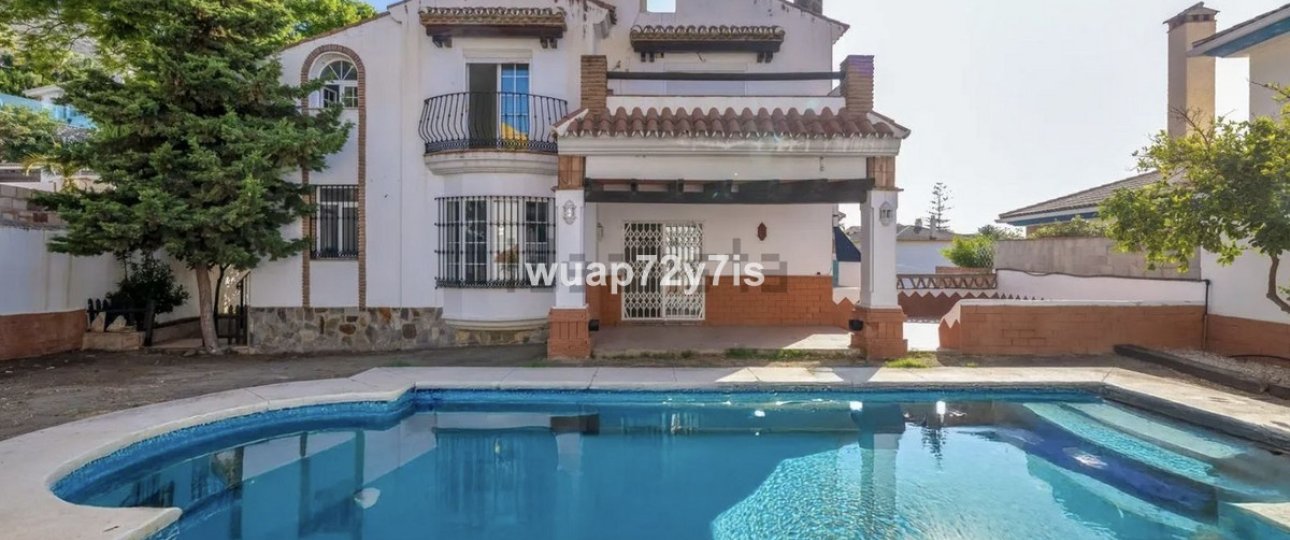 Resale - Villa - Benalmadena - Benalmadena Centro