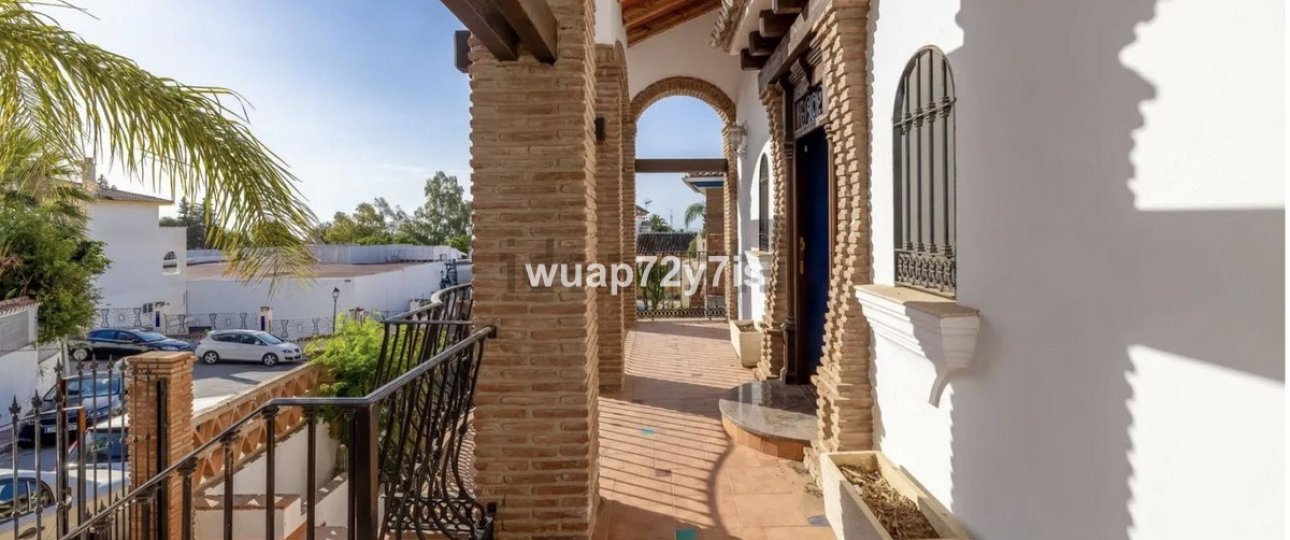 Resale - Villa - Benalmadena - Benalmadena Centro