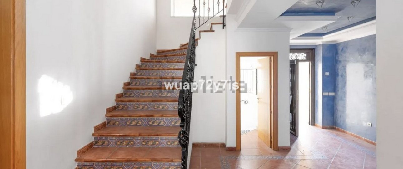 Resale - Villa - Benalmadena - Benalmadena Centro