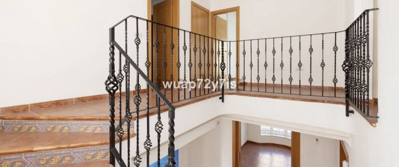 Resale - Villa - Benalmadena - Benalmadena Centro