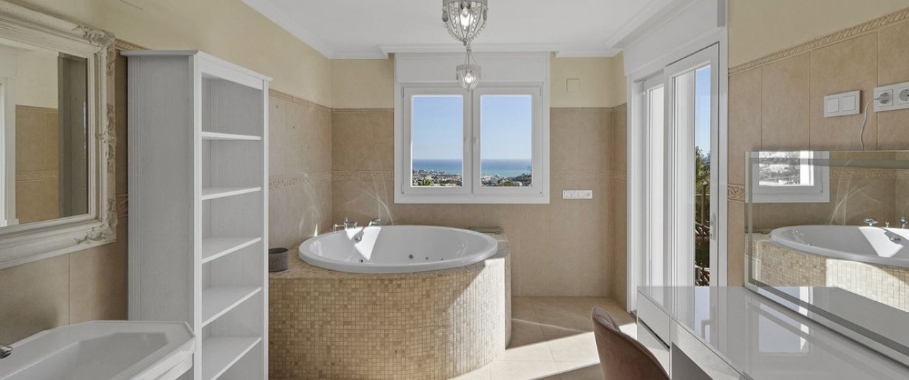 Resale - Villa - Benalmadena - Benalmadena Centro