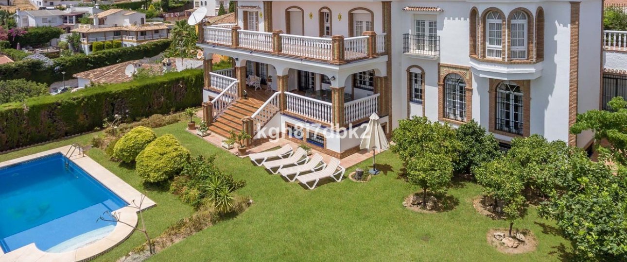 Resale - Villa - Benalmadena - Benalmadena Centro