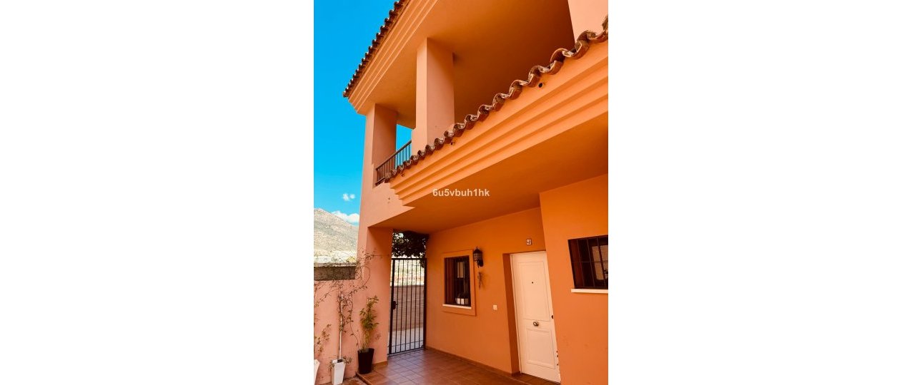 Resale - Villa - Benalmadena - Benalmadena Pueblo