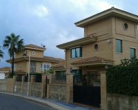 Resale - Villa - Benidorm - Benidorm Centro