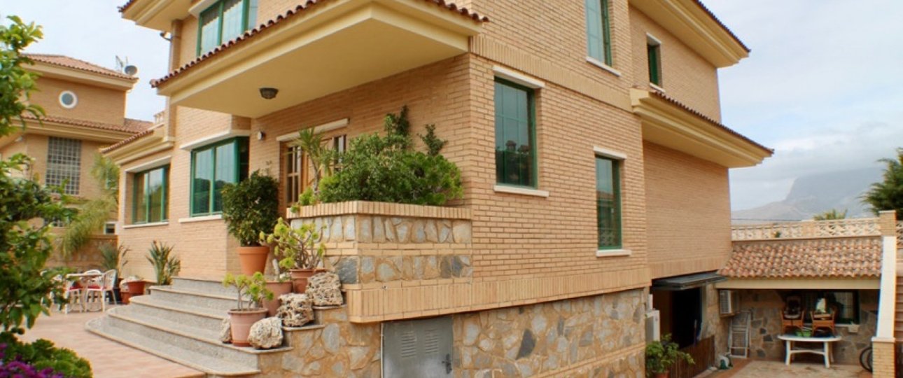 Resale - Villa - Benidorm - Benidorm Centro