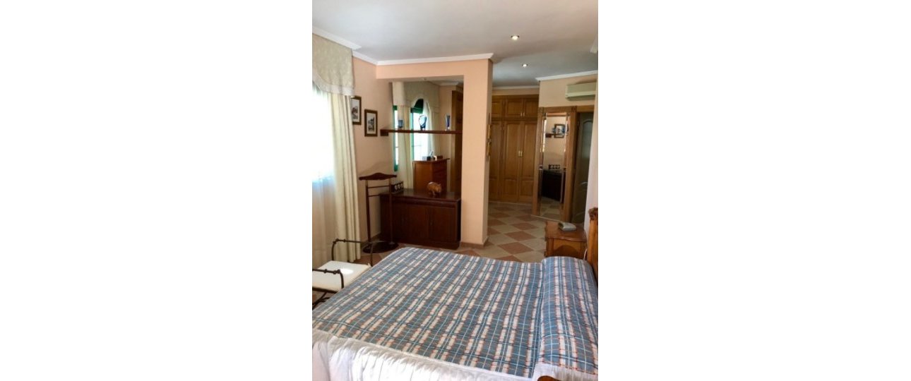 Resale - Villa - Benidorm - Benidorm Centro
