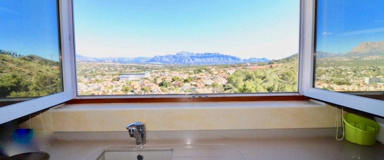 Resale - Villa - Benidorm - Benidorm Centro