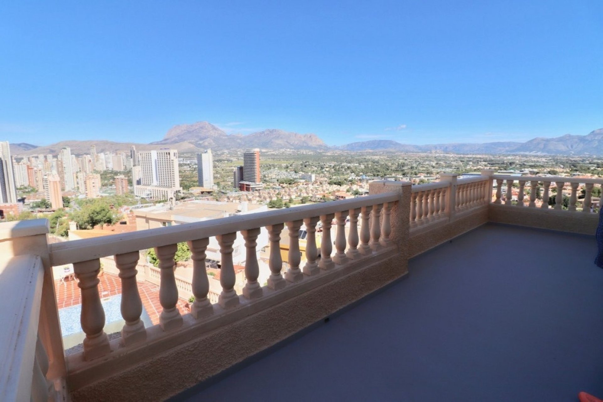 Resale - Villa - Benidorm - Benidorm Centro