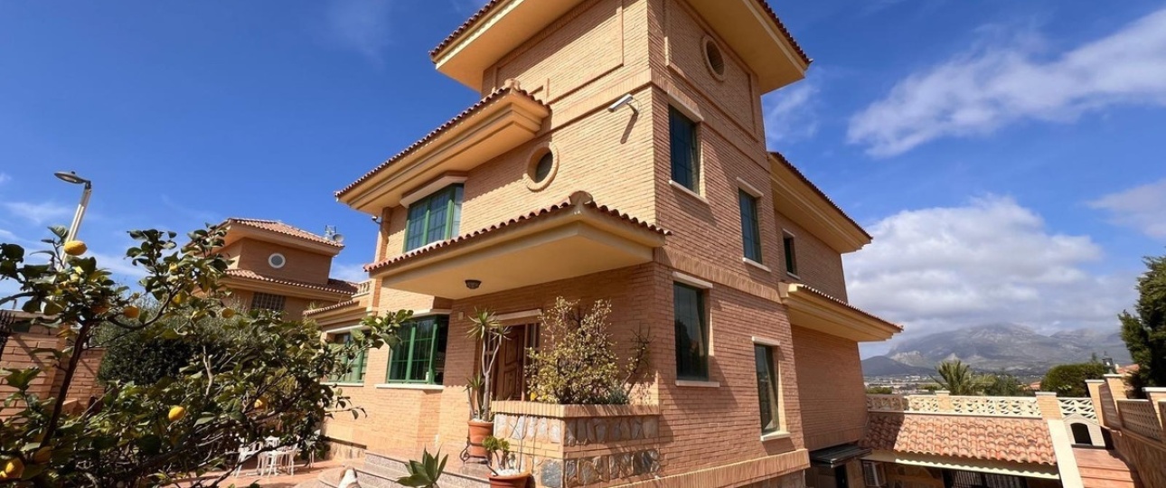 Resale - Villa - Benidorm - Benidorm Centro