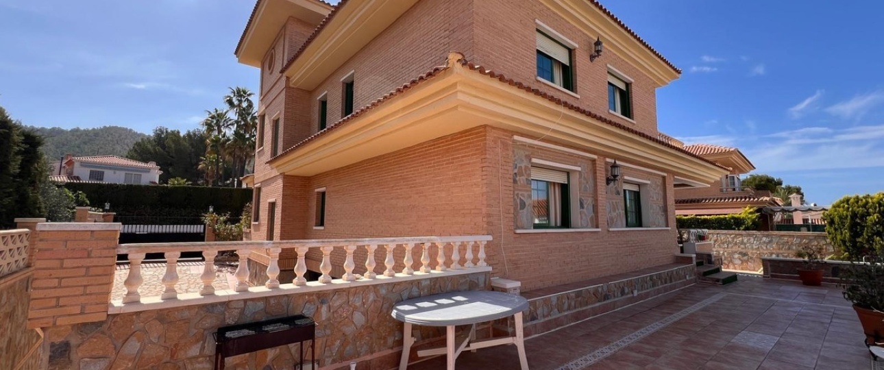 Resale - Villa - Benidorm - Benidorm Centro