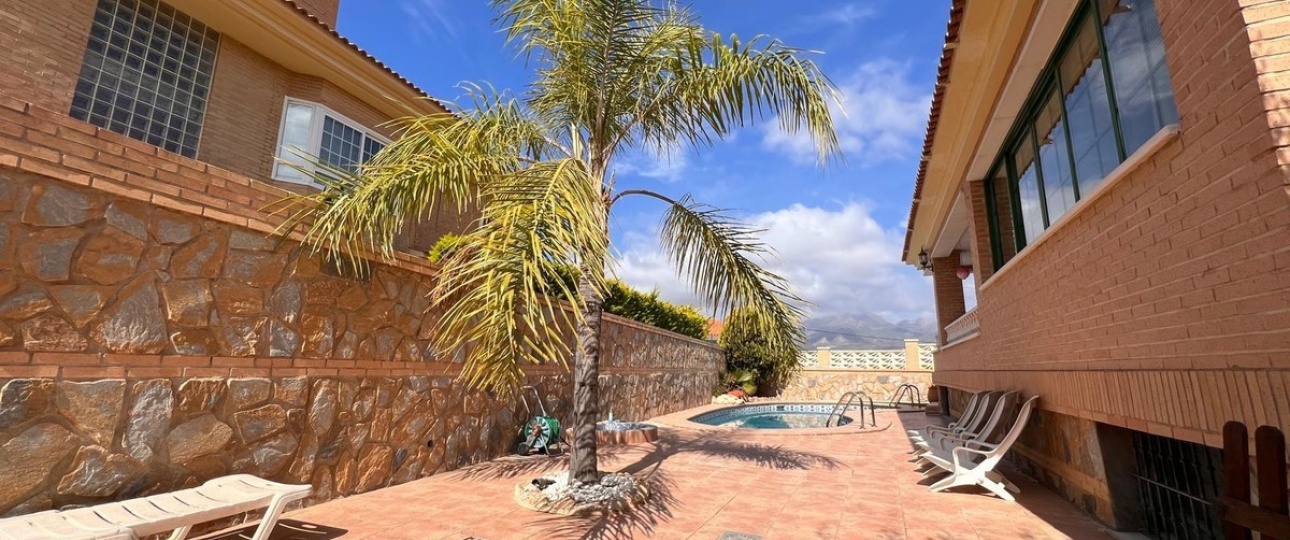 Resale - Villa - Benidorm - Benidorm Centro