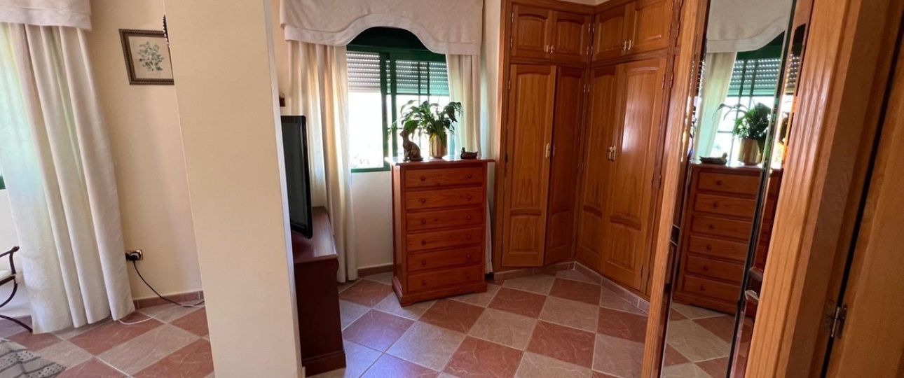 Resale - Villa - Benidorm - Benidorm Centro