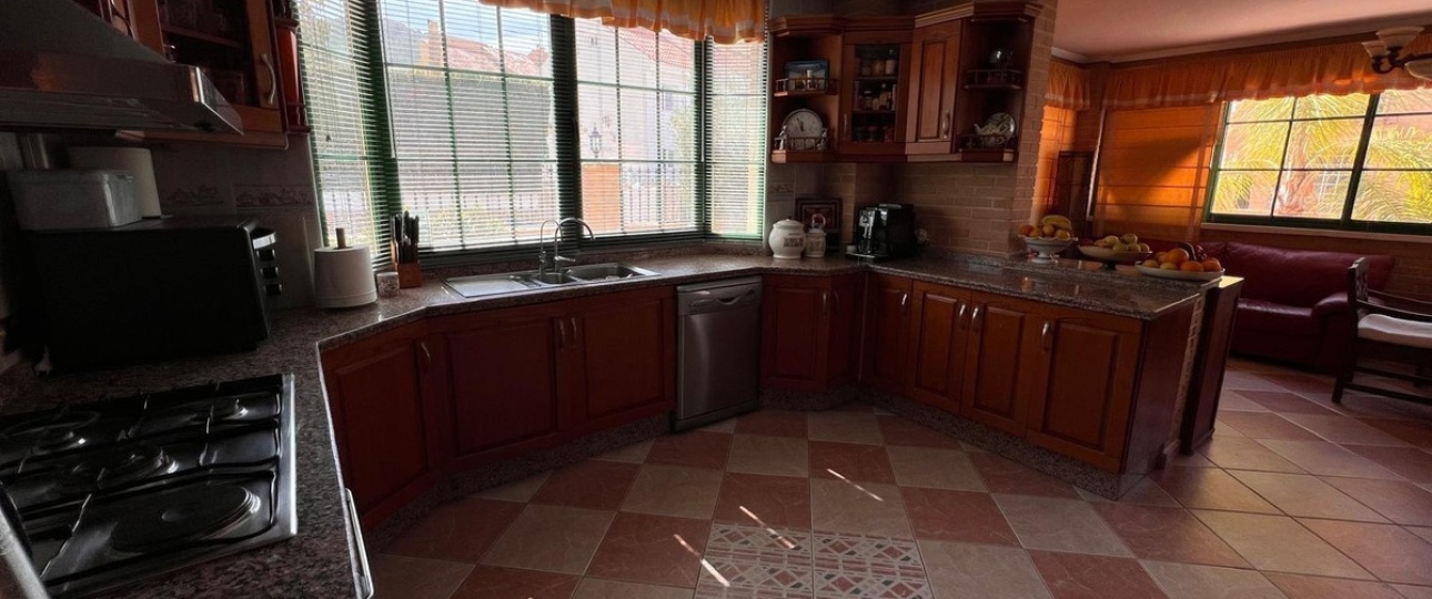 Resale - Villa - Benidorm - Benidorm Centro