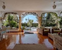 Resale - Villa - El Paraiso
