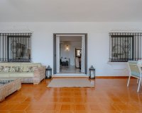 Resale - Villa - El Paraiso