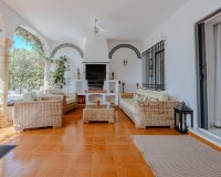 Resale - Villa - El Paraiso