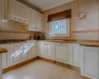 Resale - Villa - El Paraiso
