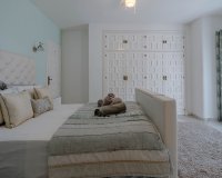 Resale - Villa - El Paraiso