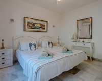 Resale - Villa - El Paraiso