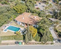 Resale - Villa - El Paraiso