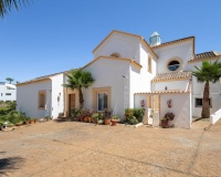 Resale - Villa - El Paraiso