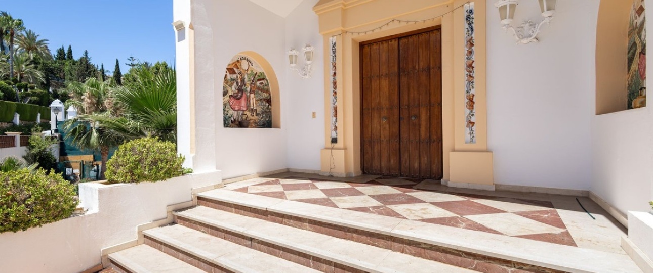 Resale - Villa - El Paraiso