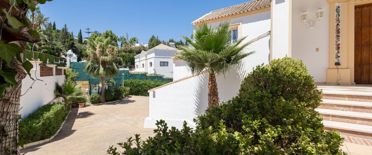 Resale - Villa - El Paraiso