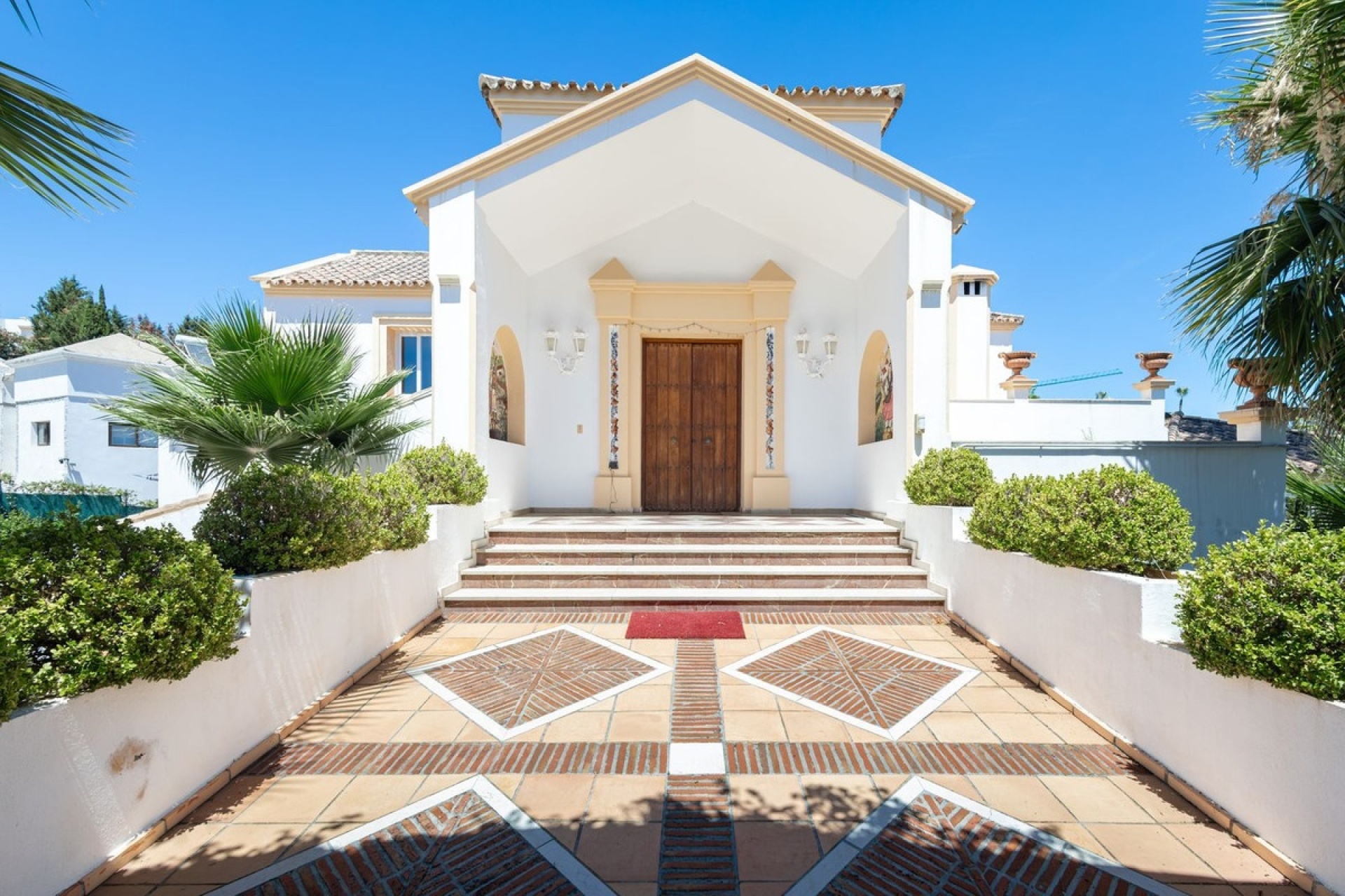 Resale - Villa - El Paraiso